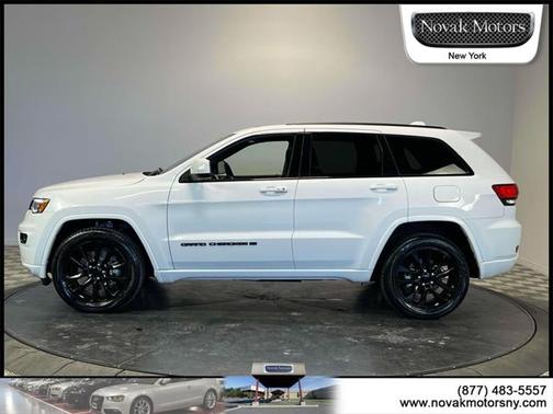 2022 Jeep Grand Cherokee Laredo