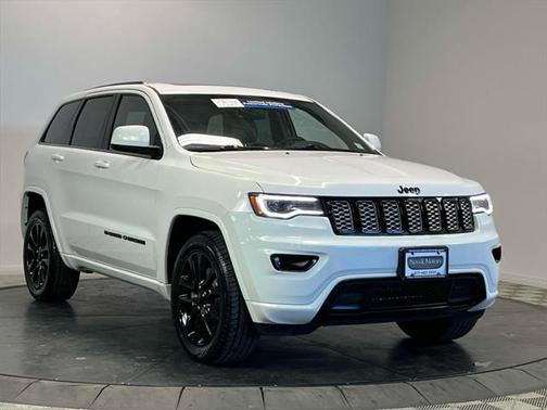 2022 Jeep Grand Cherokee Laredo
