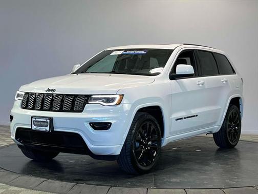 2022 Jeep Grand Cherokee Laredo