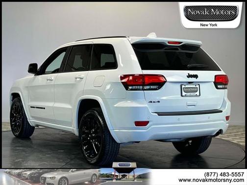 2022 Jeep Grand Cherokee Laredo
