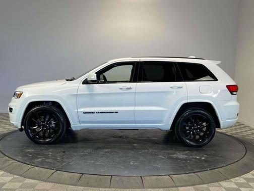 2022 Jeep Grand Cherokee Laredo