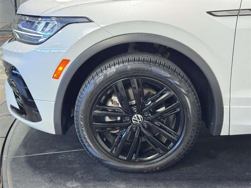 2022 Volkswagen Tiguan 2.0T SE R-Line Black 4MOTION