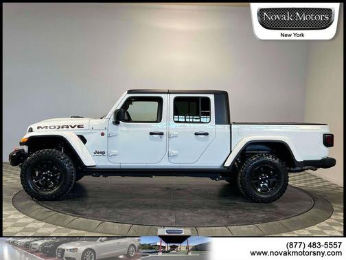 Bright White Clearcoat 2022 Jeep Gladiator Mojave