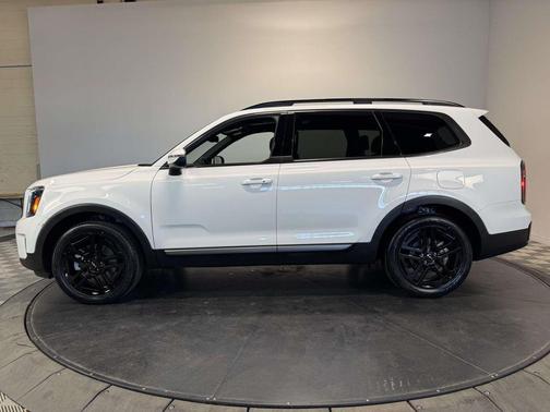 Glacial White Pearl 2023 Kia Telluride EX X-Line