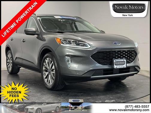 2022 Ford Escape Titanium