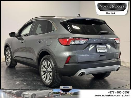 2022 Ford Escape Titanium
