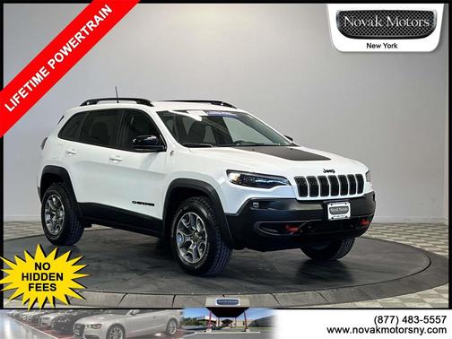 2023 Jeep Cherokee Trailhawk