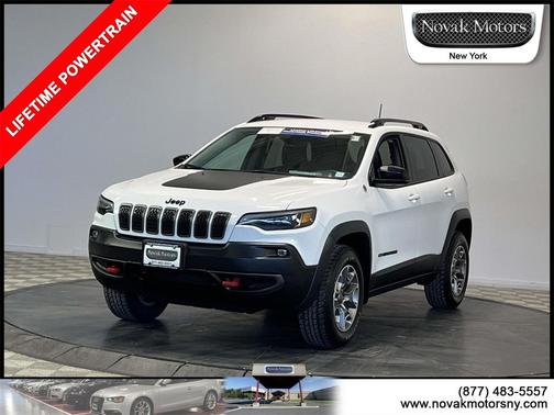2023 Jeep Cherokee Trailhawk