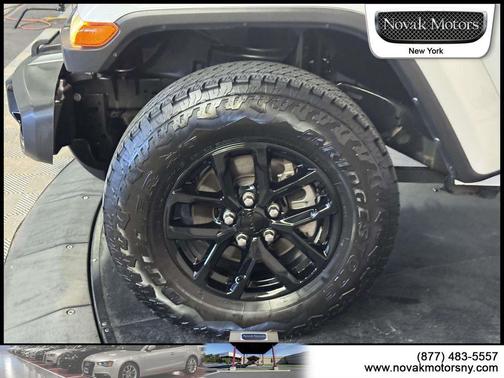 Bright White Clearcoat 2022 Jeep Gladiator Altitude