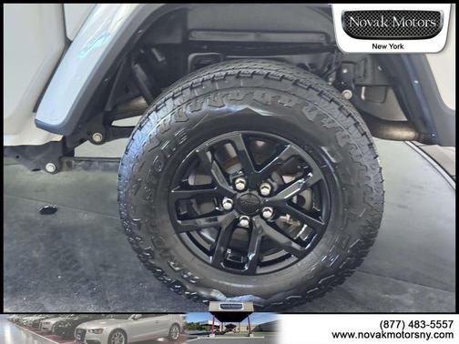 Bright White Clearcoat 2022 Jeep Gladiator Altitude
