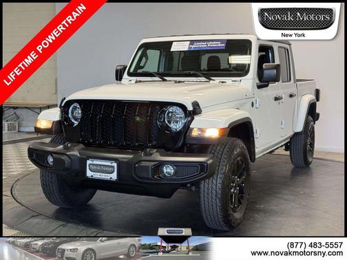 Bright White Clearcoat 2022 Jeep Gladiator Altitude