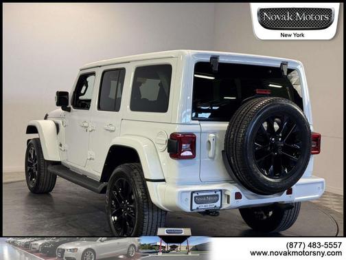Bright White Clearcoat 2022 Jeep Wrangler Unlimited Sahara