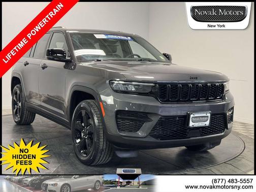 Baltic Gray Metallic Clearcoat 2023 Jeep Grand Cherokee Altitude