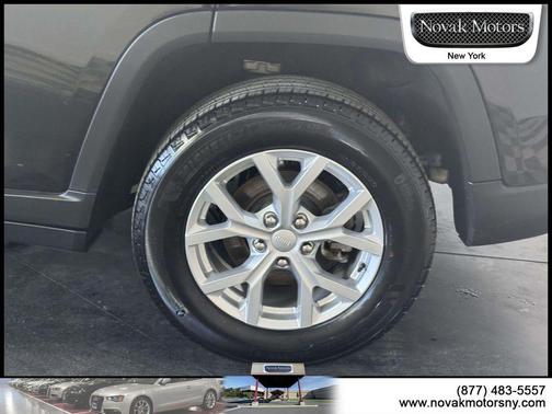 Diamond Black Crystal Pearlcoat 2023 Jeep Grand Cherokee Limited