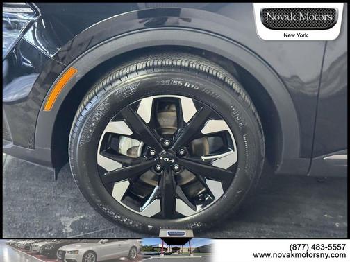 Ebony Black 2024 Kia Sportage X-Line