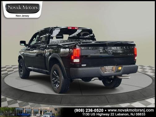 Diamond Black Crystal Pearlcoat 2024 RAM 1500 Classic Warlock