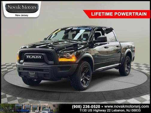 Diamond Black Crystal Pearlcoat 2024 RAM 1500 Classic Warlock