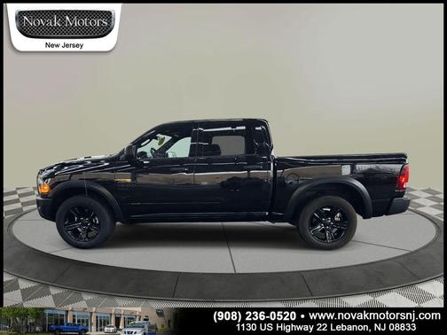 Diamond Black Crystal Pearlcoat 2024 RAM 1500 Classic Warlock