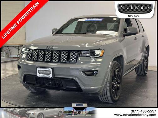 Sting-Gray Clearcoat 2022 Jeep Grand Cherokee Laredo
