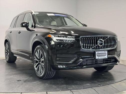 2022 Volvo XC90 T5 Momentum