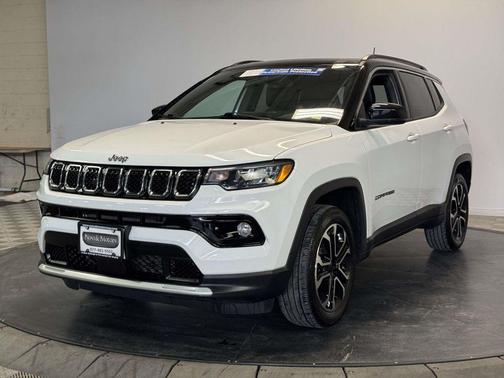 Bright White Clearcoat 2023 Jeep Compass Limited