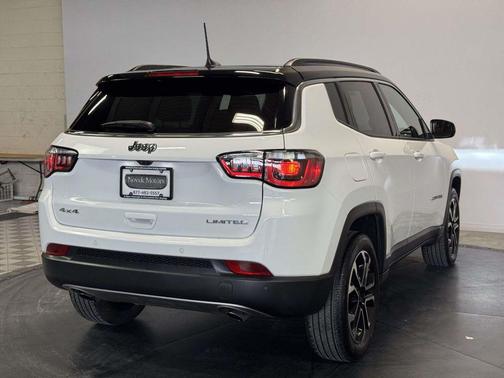 Bright White Clearcoat 2023 Jeep Compass Limited