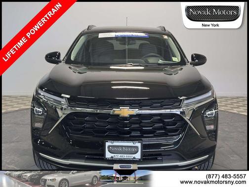 Mosaic Black Metallic 2025 Chevrolet Trax LT