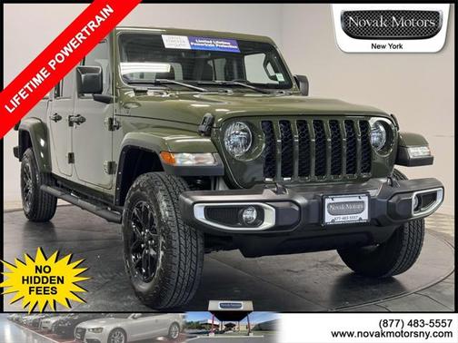 2022 Jeep Gladiator Sport S