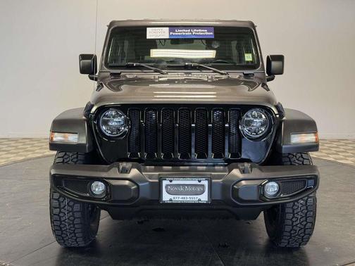 Granite Crystal Metallic Clearcoat 2022 Jeep Wrangler Willys