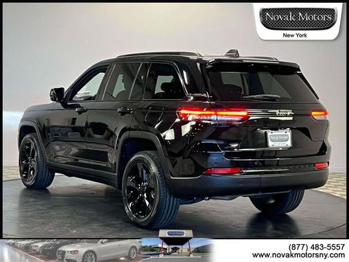 2022 Jeep Grand Cherokee Altitude