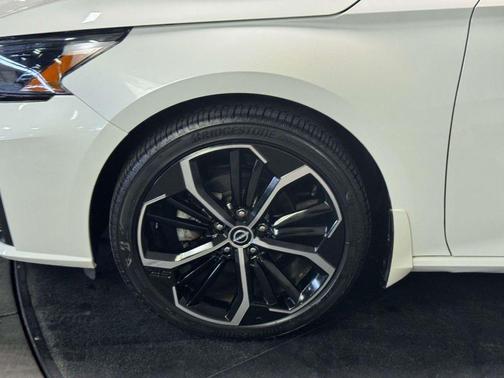 Pearl White Tricoat 2024 Nissan Altima 2.5 SR