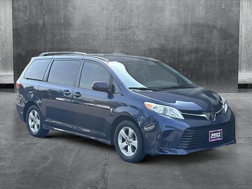 2020 Toyota Sienna LE