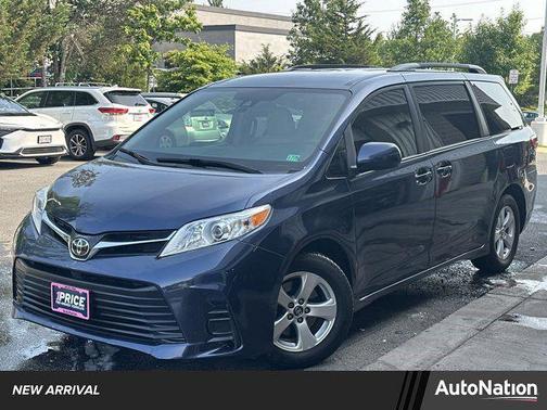 2020 Toyota Sienna LE
