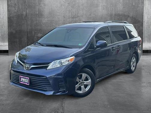 2020 Toyota Sienna LE