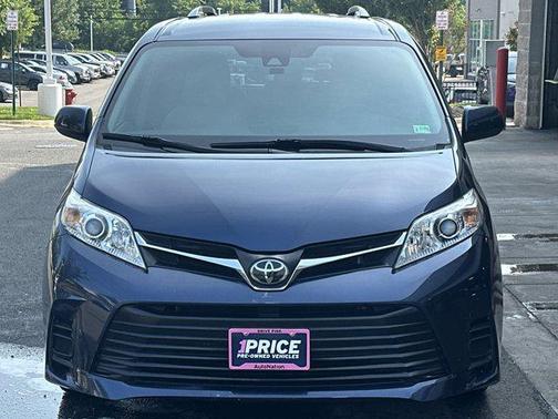 2020 Toyota Sienna LE