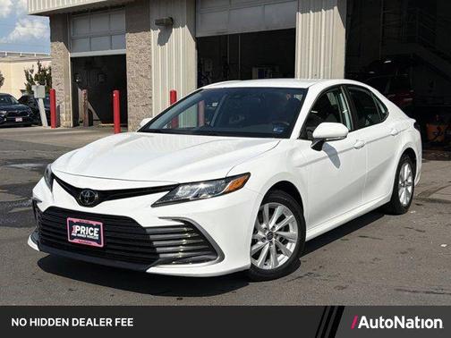 Ice Cap 2024 Toyota Camry LE