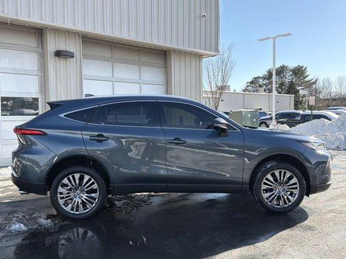 2022 Toyota Venza XLE