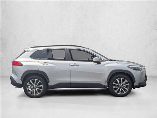 2022 Toyota Corolla Cross XLE
