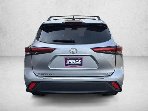 Celestial Silver Metallic 2023 Toyota Highlander LE