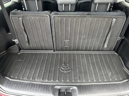 2017 Toyota Highlander SE