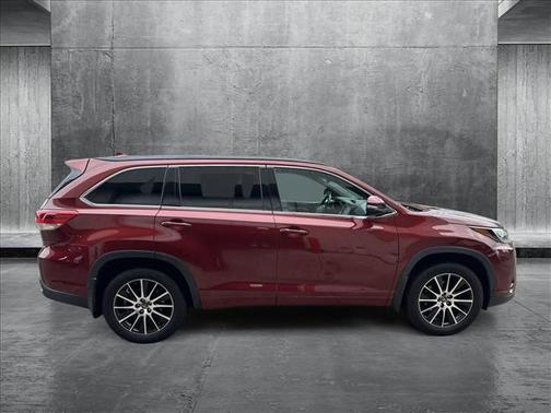 2017 Toyota Highlander SE