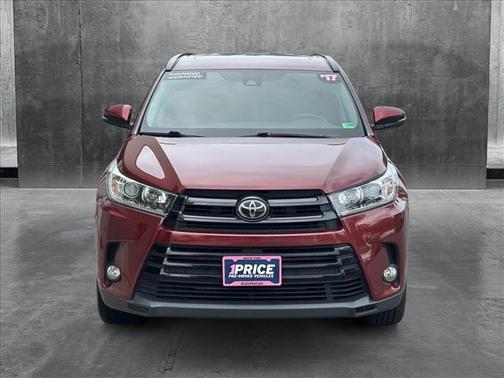2017 Toyota Highlander SE