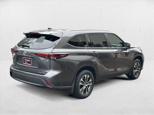 2025 Toyota Highlander XLE