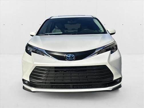 2025 Toyota Sienna XLE 7 Passenger