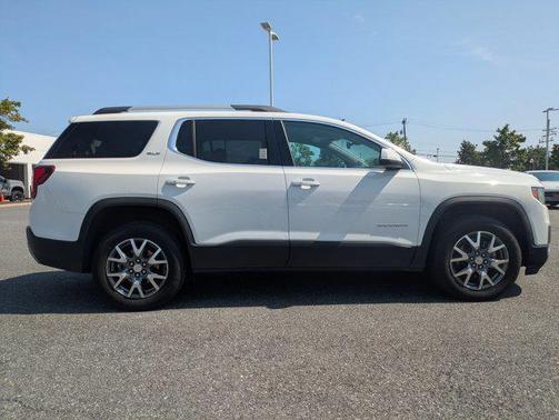2023 GMC Acadia FWD SLT