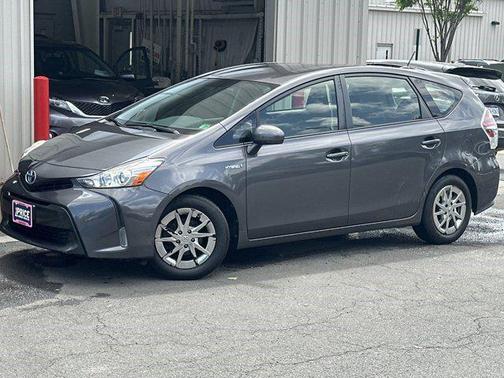 2015 Toyota Prius v Four