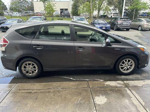 2015 Toyota Prius v Four