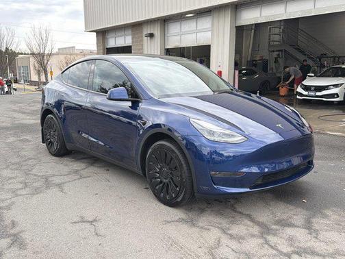 2023 Tesla Model Y Long Range Dual Motor All-Wheel Drive