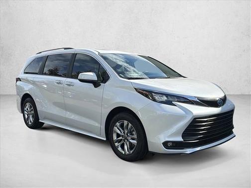 2025 Toyota Sienna XLE 7 Passenger