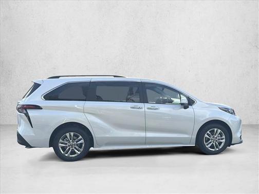 2025 Toyota Sienna XLE 7 Passenger